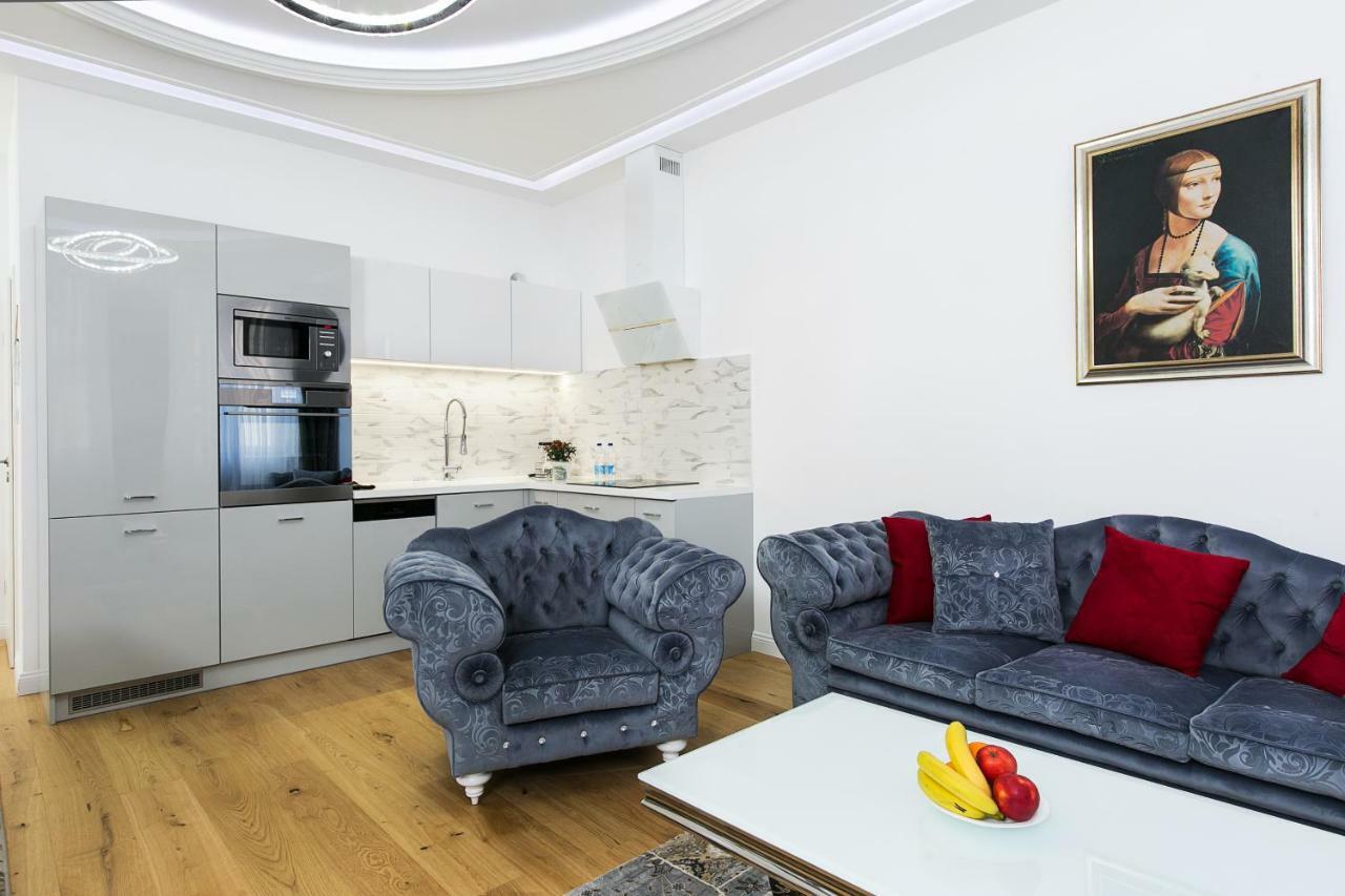 Old Town Cristal Apartment By Otium Krakow Bagian luar foto