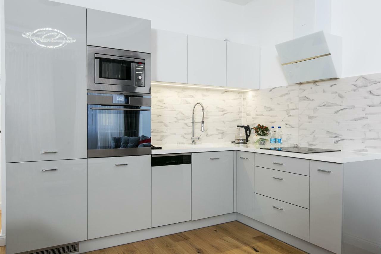 Old Town Cristal Apartment By Otium Krakow Bagian luar foto