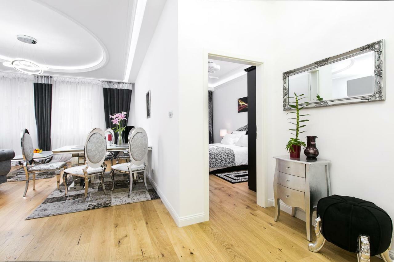 Old Town Cristal Apartment By Otium Krakow Bagian luar foto