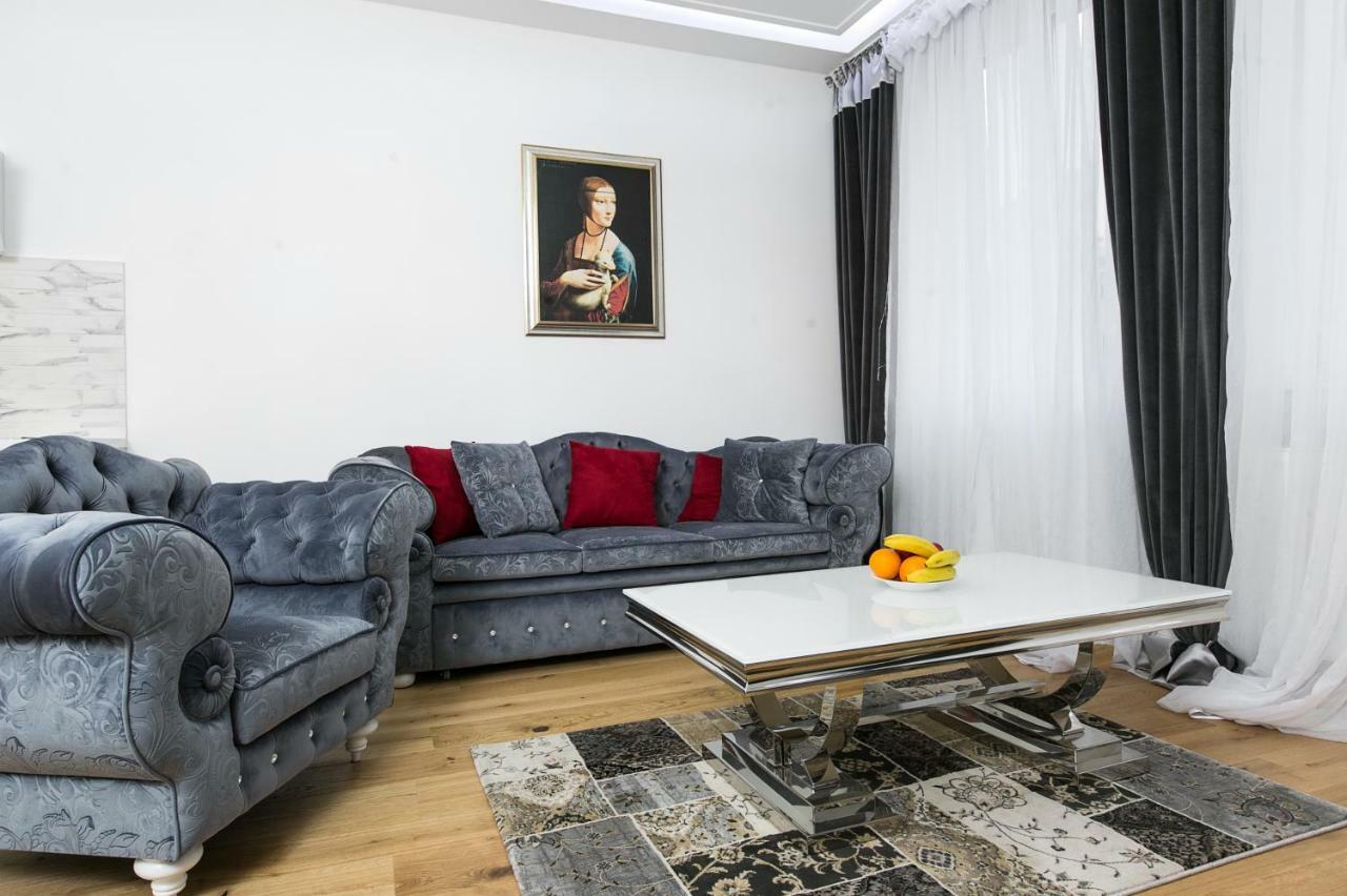 Old Town Cristal Apartment By Otium Krakow Bagian luar foto